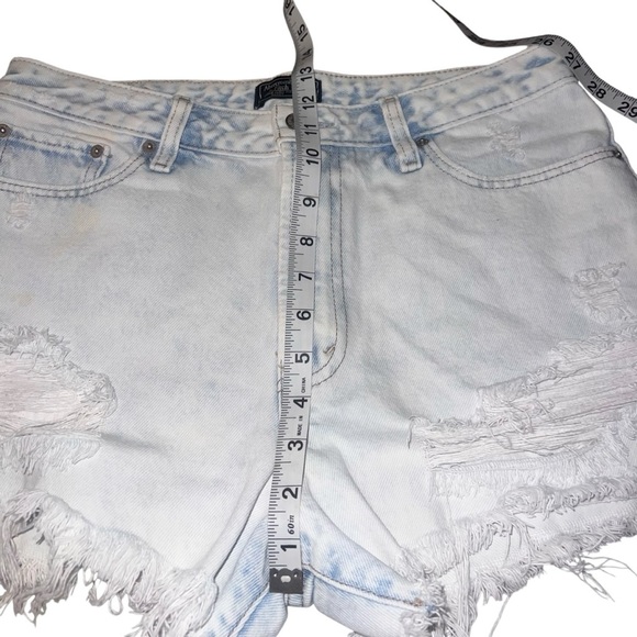 EUC Abercrombie & Fitch Light Wash Distressed Annie High Rise Jean Shorts 29 / 8 - Picture 5 of 8